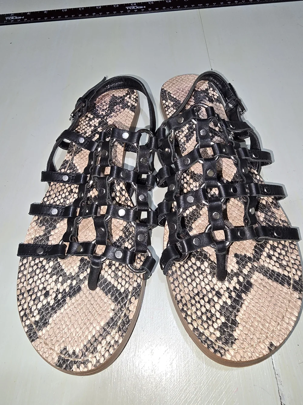 Vince Camuto Women’s 7.5 Black Studded Gladiator Sandals Snake Print Strappy